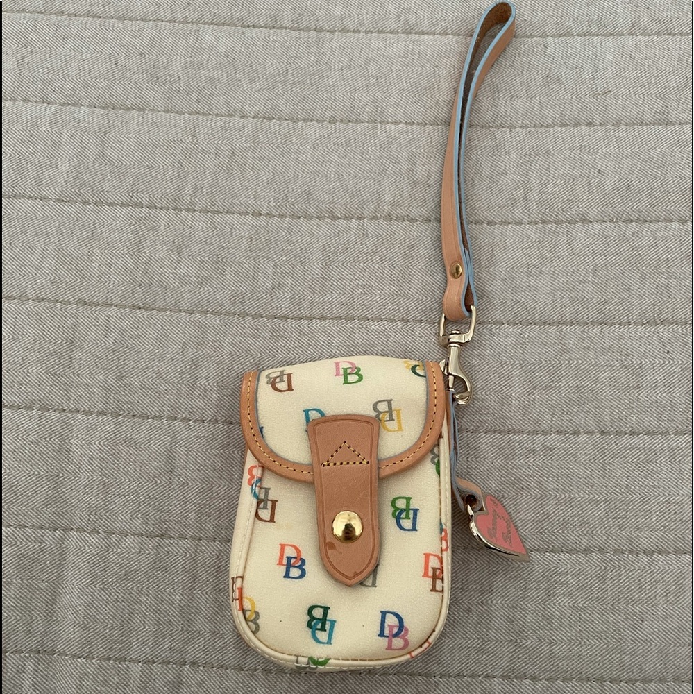 Small Dooney & Bourke wristlet